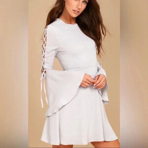 J.O.A. Lulus Aura Women’s Gray Long Lace-up Bell Sleeve Mini Flare‎ Medium EUC